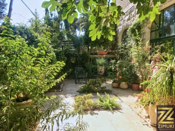 Garden apartment in an Historical house for sale in Jerusalem
