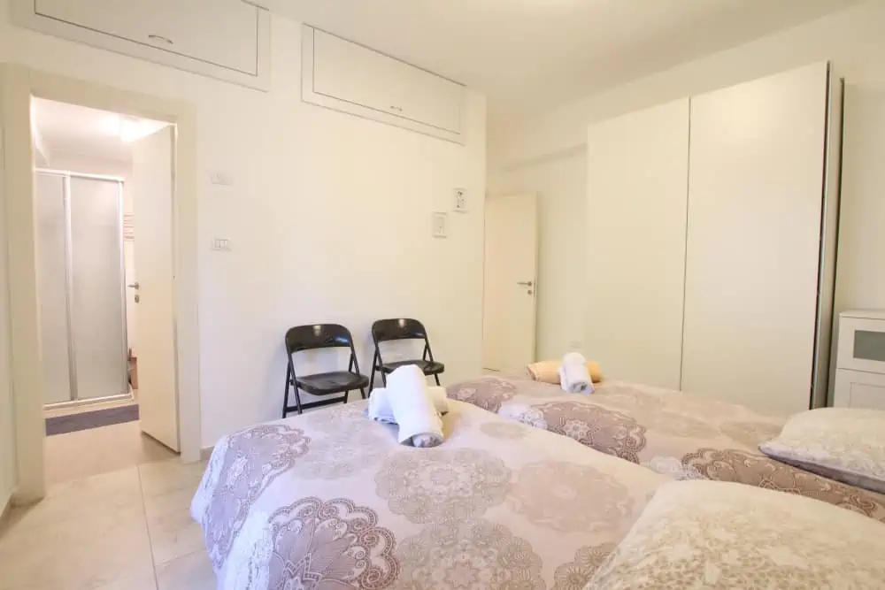 Shmuel.Hanagid.st.2br.airbnb.apt1094 Shmuel.Hanagid.st.2br.airbnb.apt