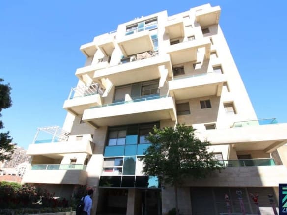 דירת יוקרה למכירה במרכז ירושלים- ברחוב שטראוס