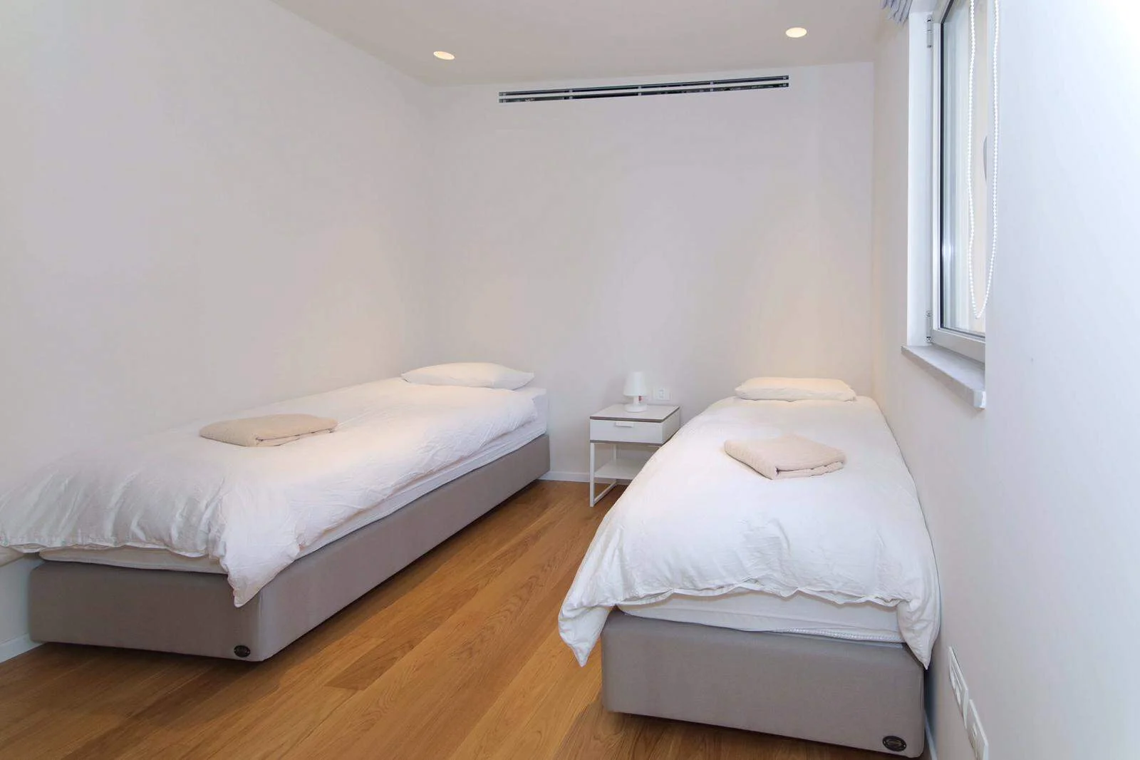 Vacation.rental.apartment.4br.david.crown.Jerusalem