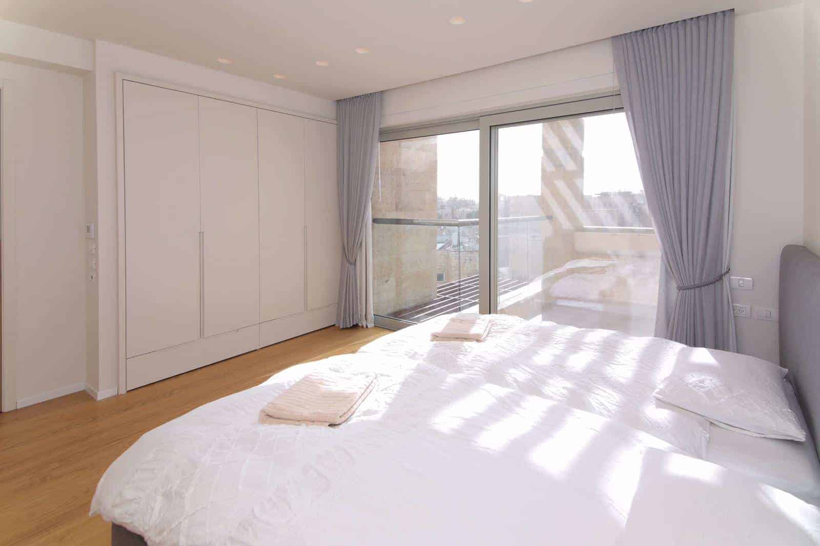 Vacation.rental.apartment.4br.david.crown.Jerusalem