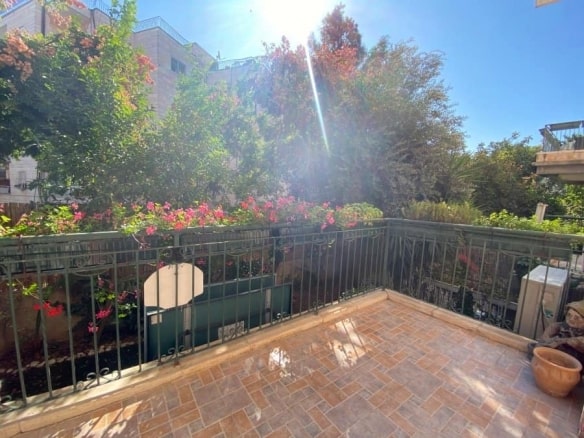 German.Colony.Garden.apartment