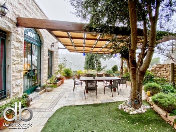 Simtat.Hayaiin.street.Ein.Karem.For.sale