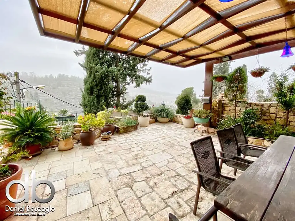 Simtat.Hayaiin.street.Ein.Karem.For.sale