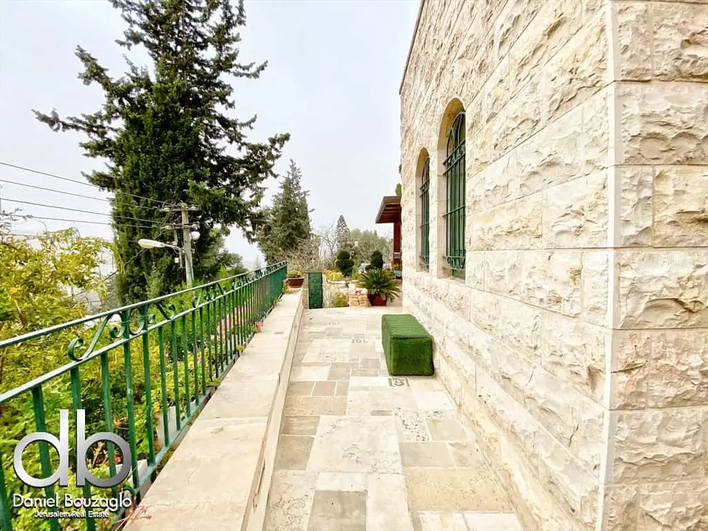 Simtat.Hayaiin.street.Ein.Karem.For.sale