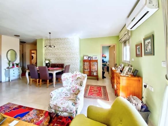 Hapalmach.street.4br.Jerusalem