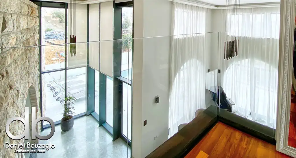 Villa in Malcha with swimming pool