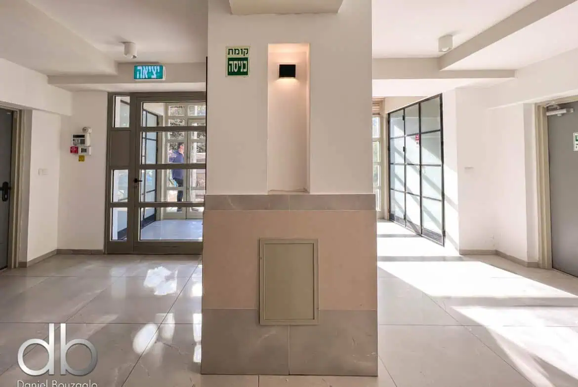 Baka penthouse On Gad street