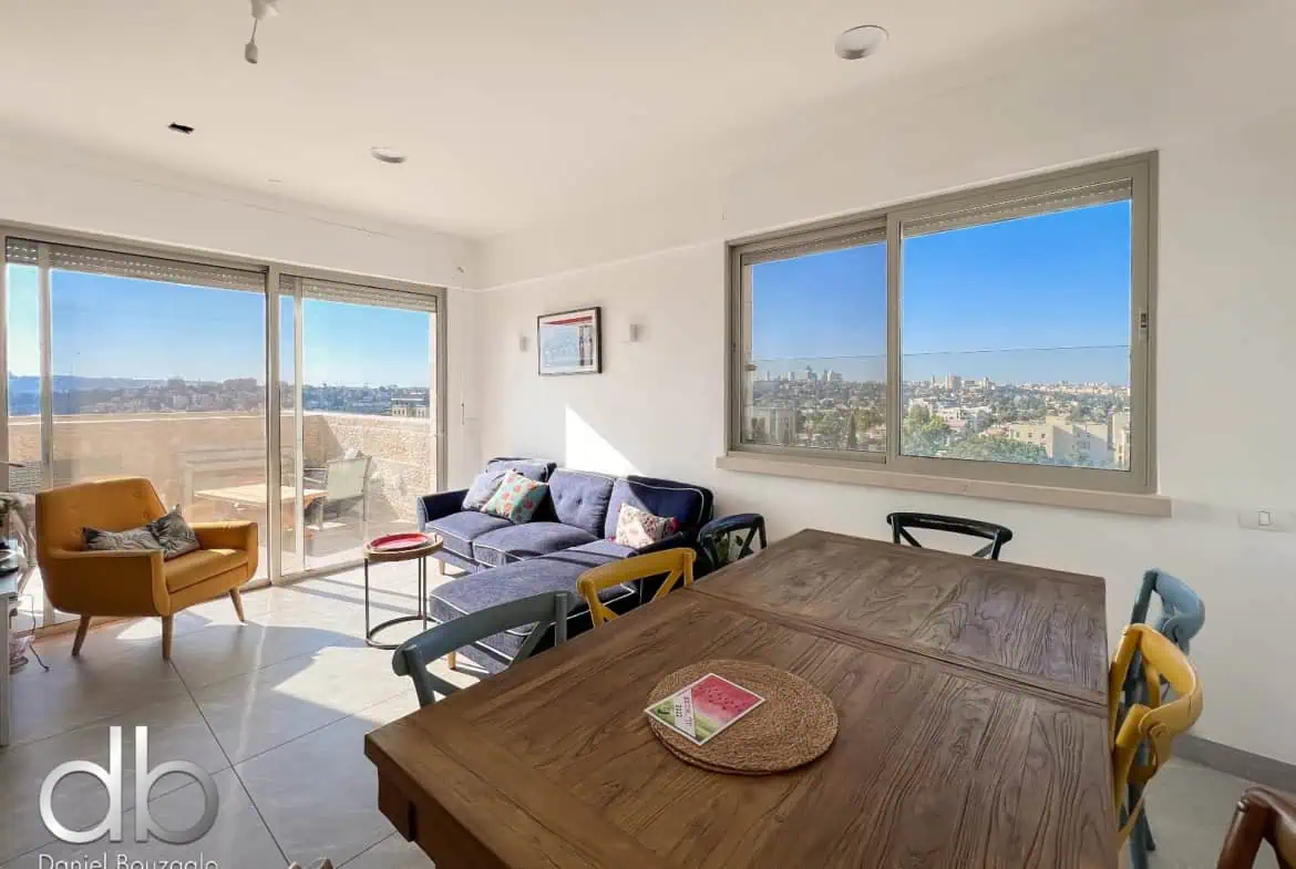 Baka penthouse On Gad street