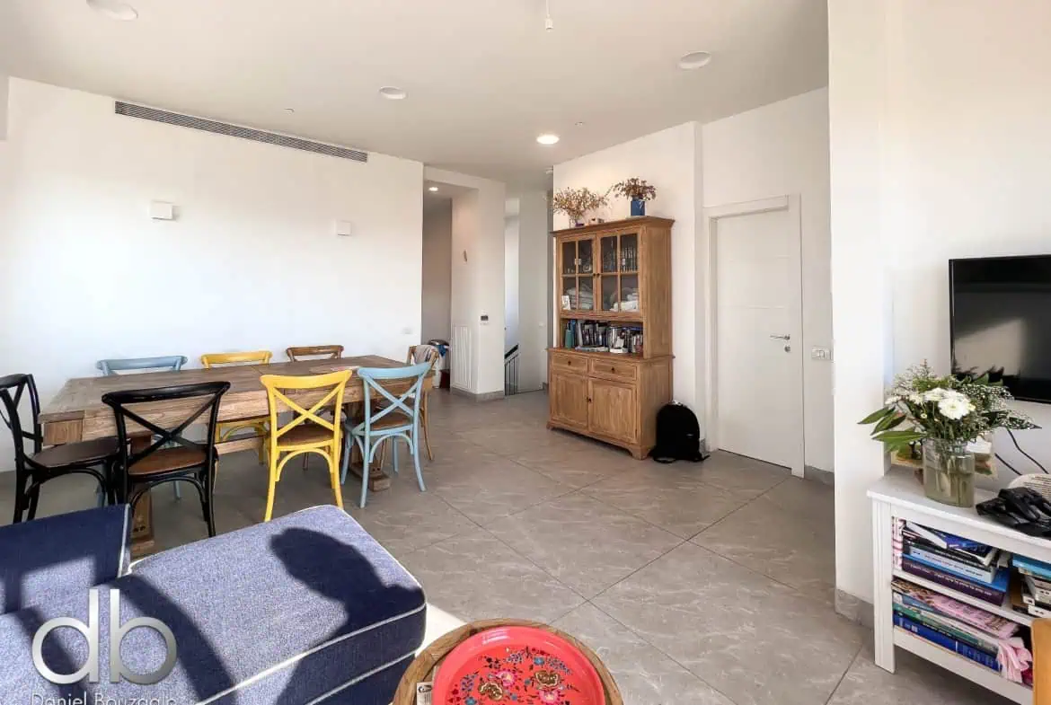 Baka penthouse On Gad street