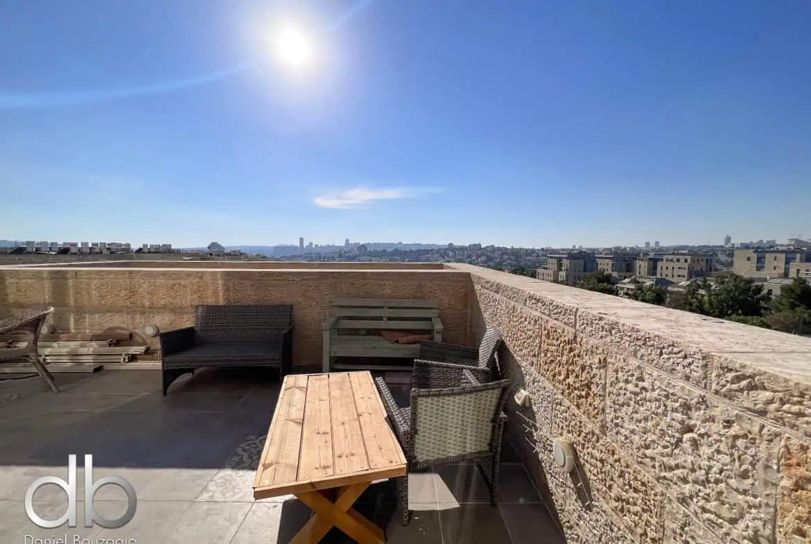 Baka penthouse On Gad street