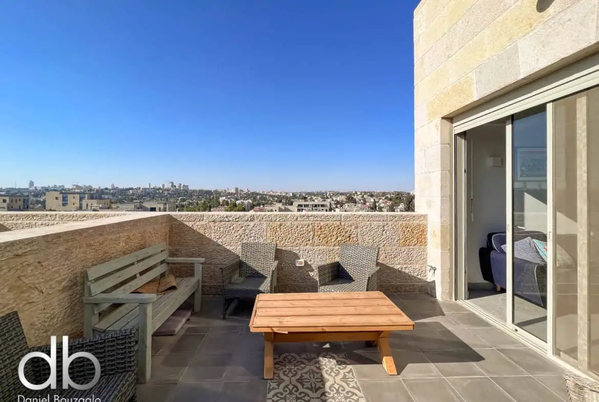 Baka penthouse On Gad street