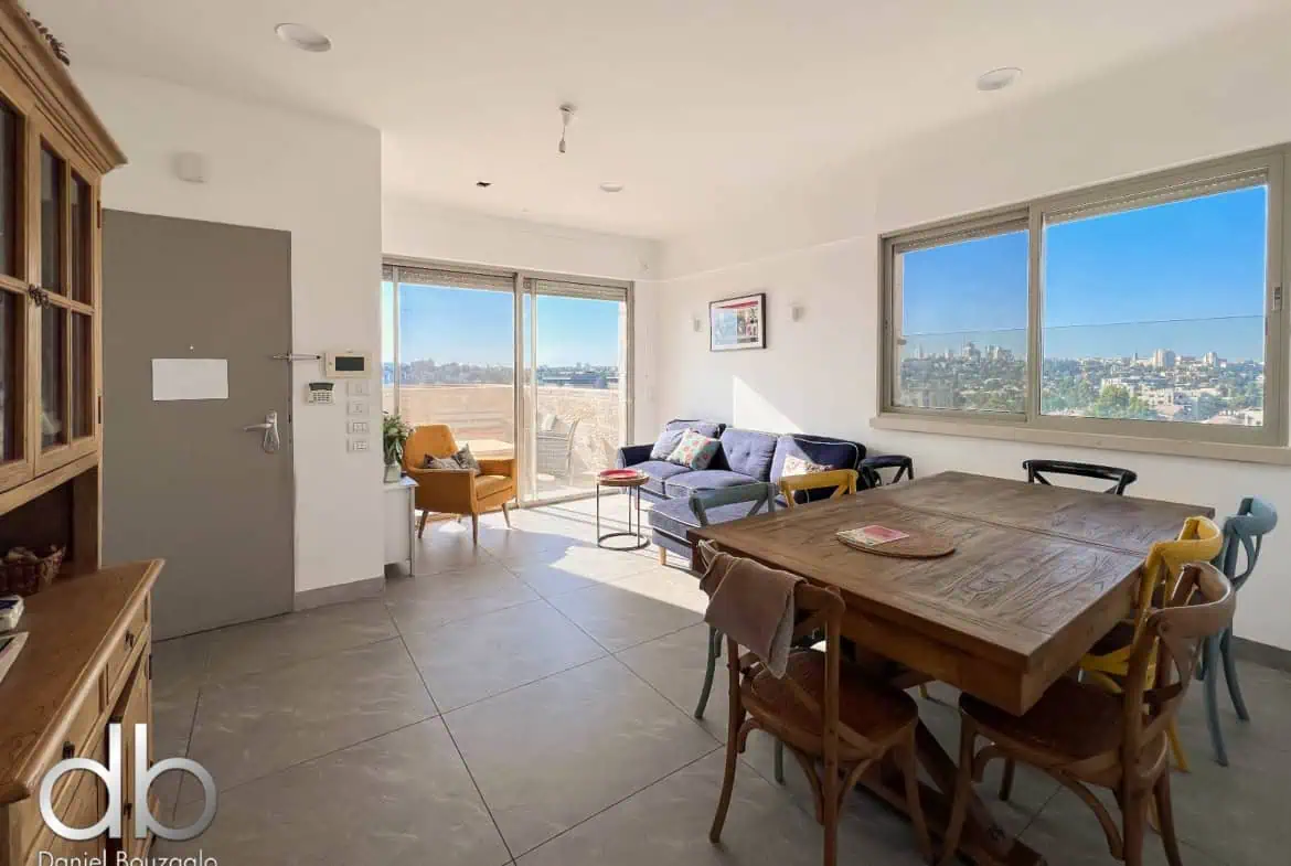 Baka penthouse On Gad street