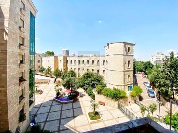 Lev.REchavia.3br.re-sale