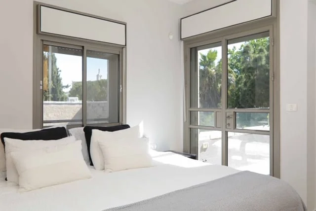 Balfor corner of bartenura street - mini penthouse