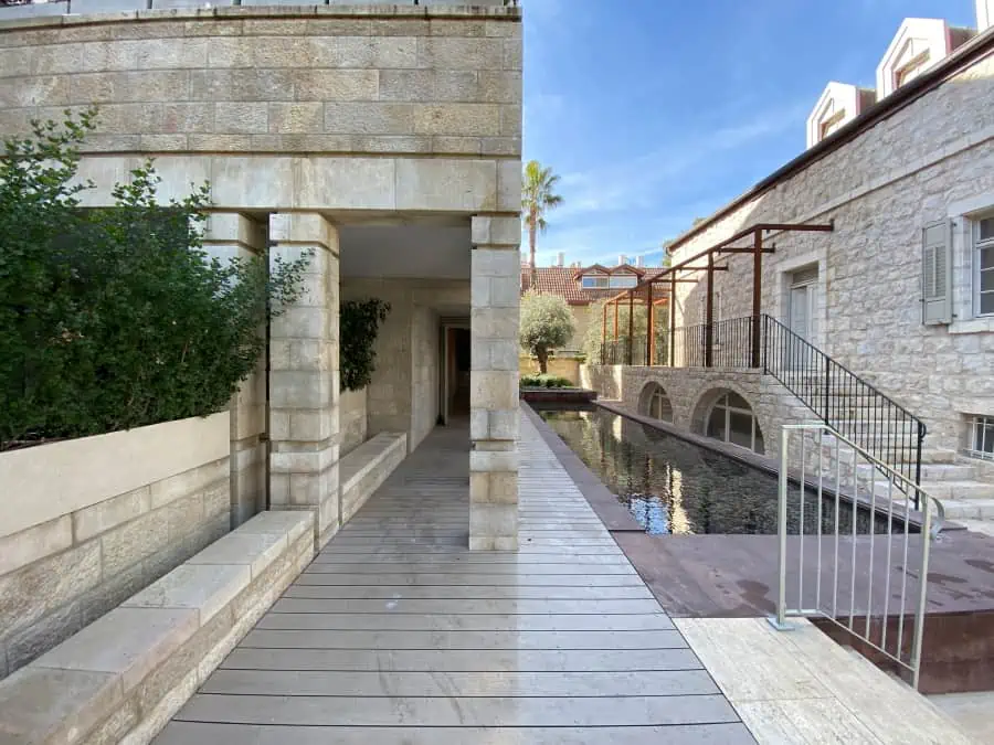 Cremieux.street.Penthouse.4sale