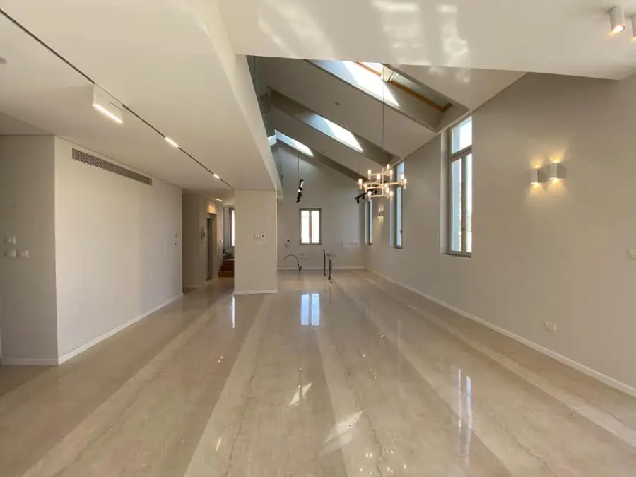 Cremieux.street.Penthouse.4sale