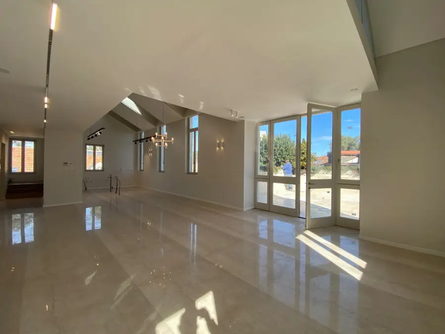 Cremieux.street.Penthouse.4sale