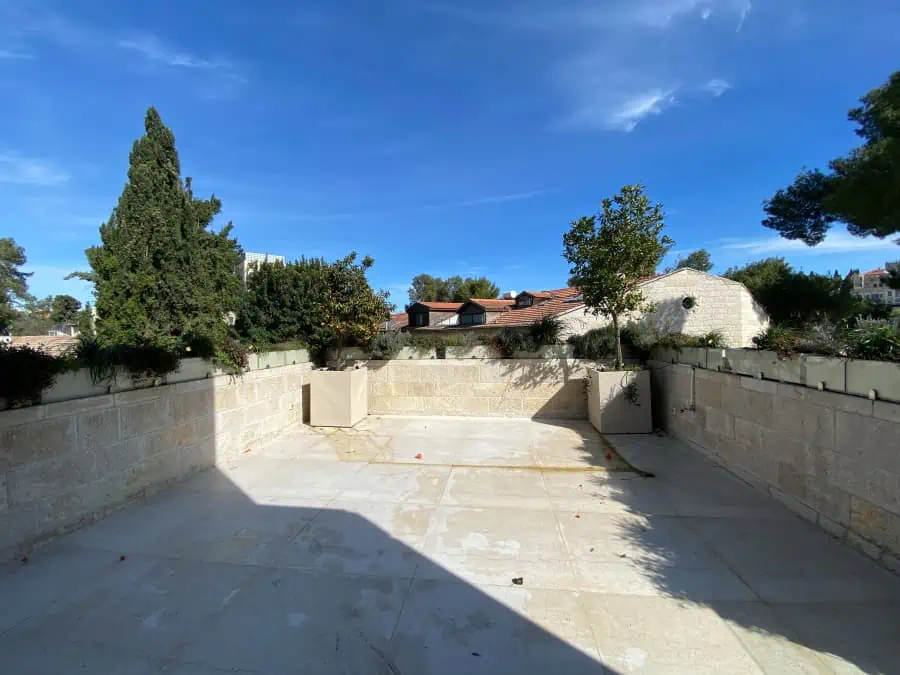 Cremieux.street.Penthouse.4sale