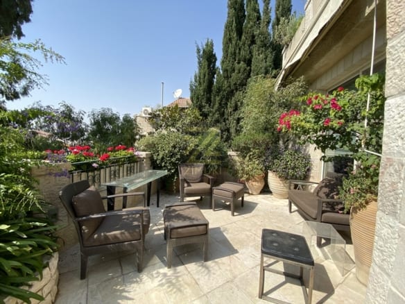 Baka Jerusalem mini penthouse for sale