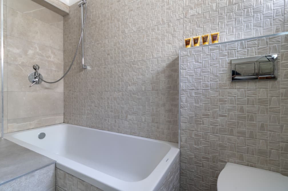 Renovated apartment for sale in Pinsker street