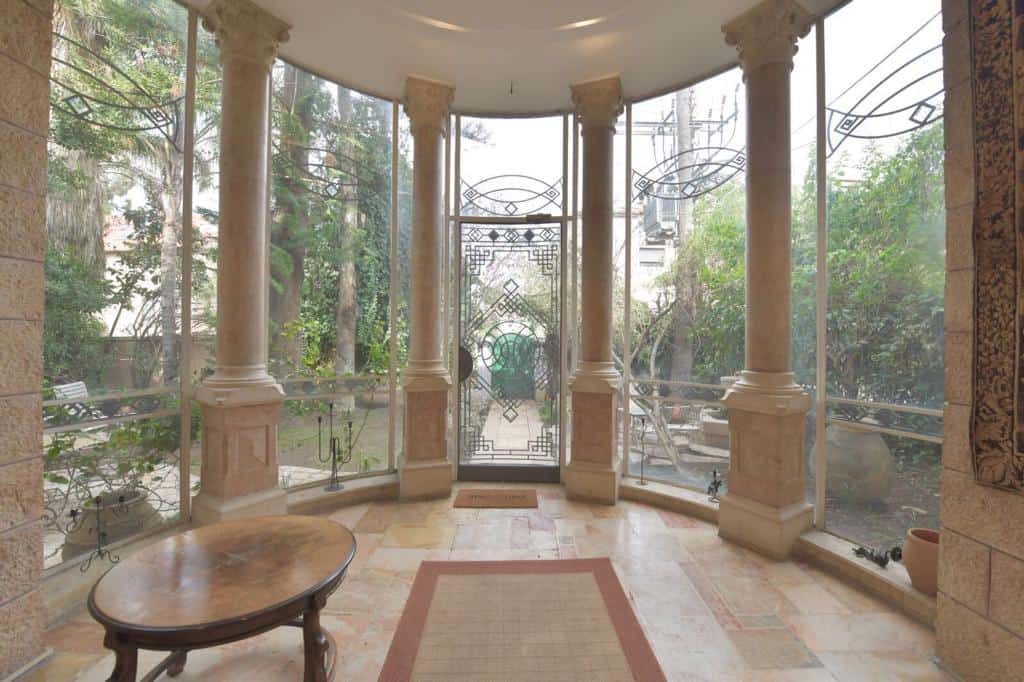 Arab house for sale in Baka Jerusalem