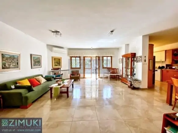 Nayot.garden.apartment.4br