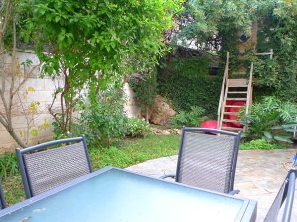Shimoni street rental