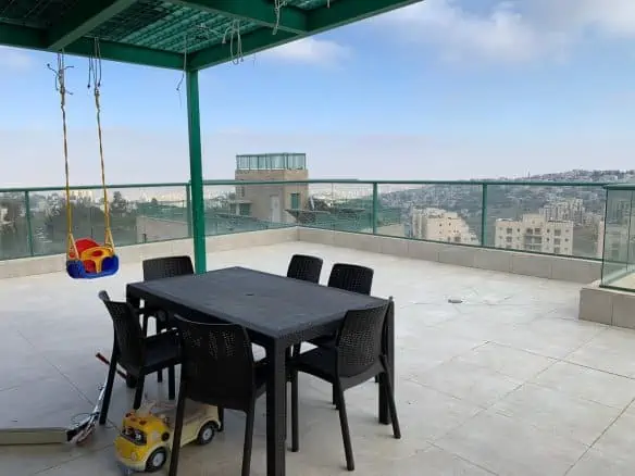 Primo.Levi.street.Petnhouse.4br