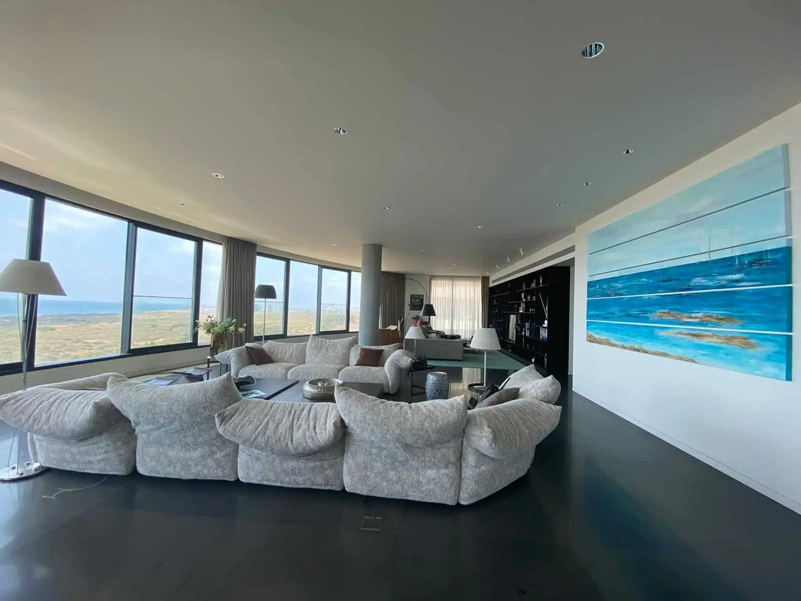 פרוייקט בלו תל אביב קומה שלמה למכירה