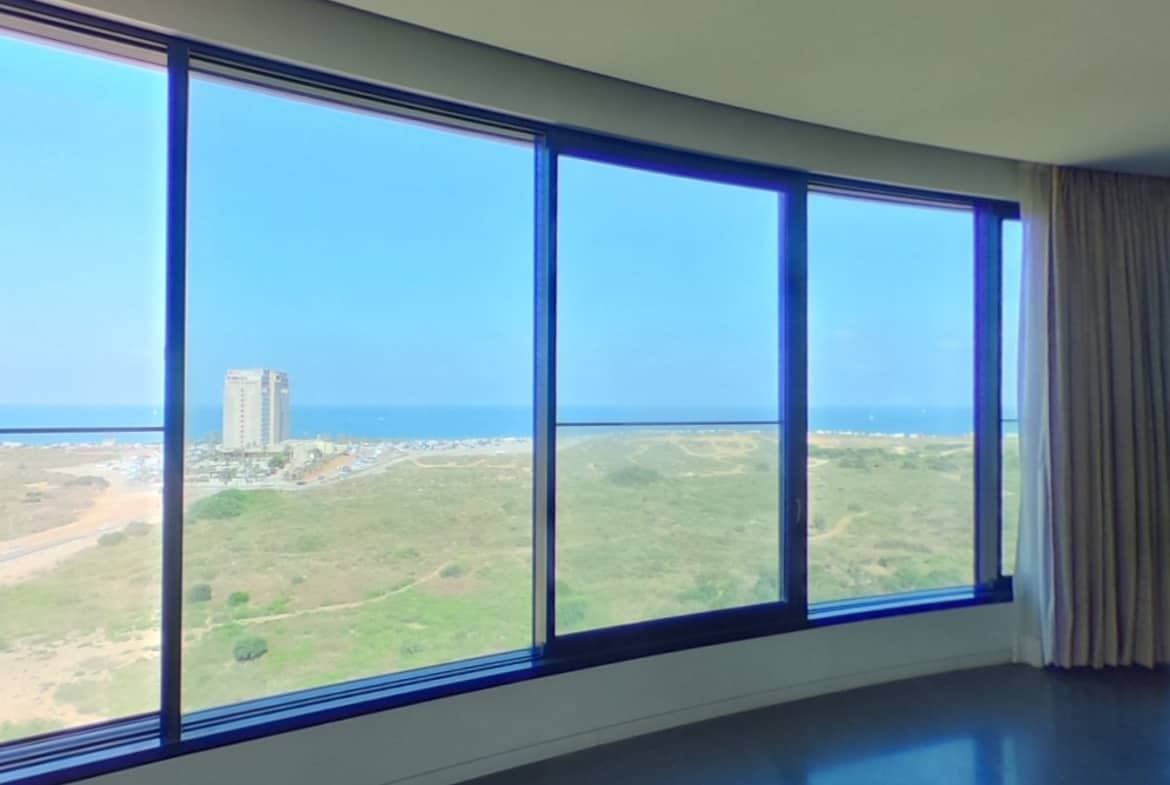 פרוייקט בלו תל אביב קומה שלמה למכירה
