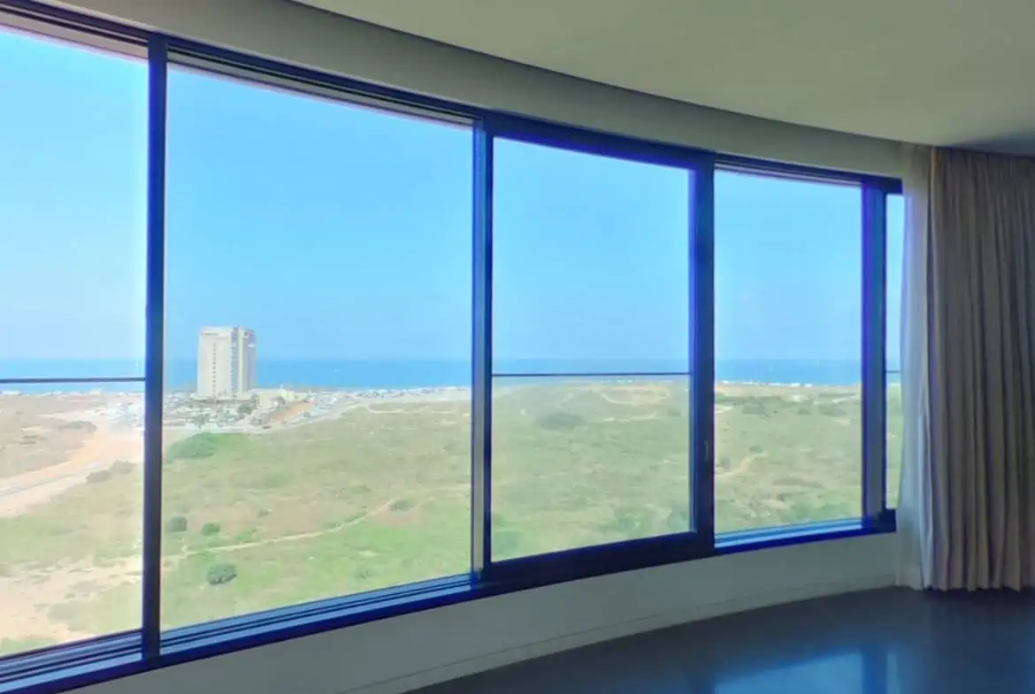 פרוייקט בלו תל אביב קומה שלמה למכירה