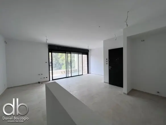 Rabbi.Chalafta.3br.3rd.floor (