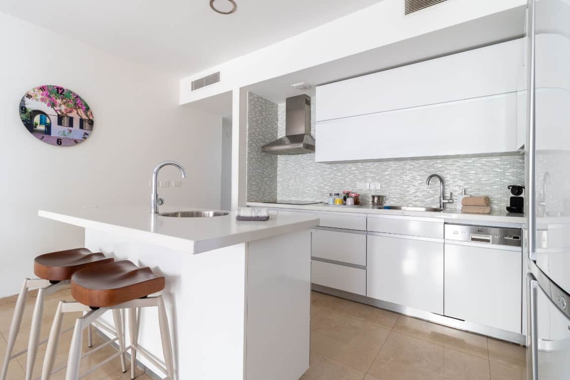Harav.Kook7.3br.resale