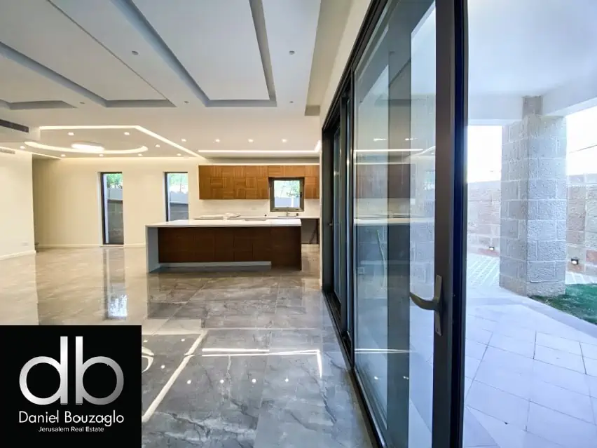 David.crown.Garden.duplex.apt