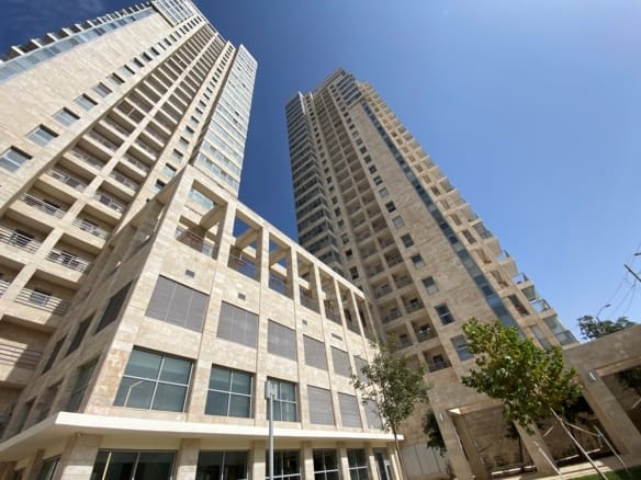 Hashofet.floor21.3br.new