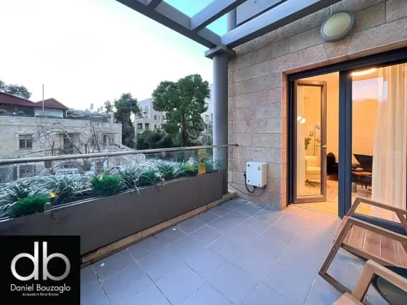 Mane.Street.SHow.Apt.2br (