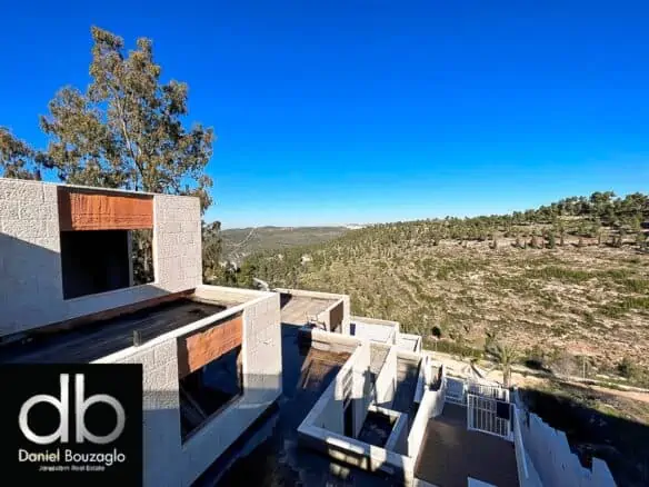 Shamaryao Levin Villa with view