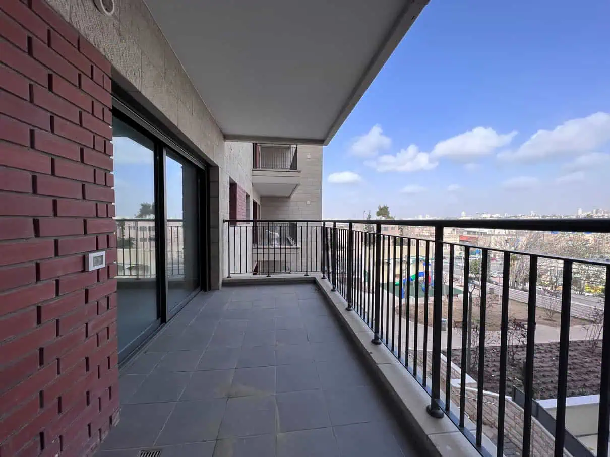 וולטר אבלס נוף ילדות 3 חדרים