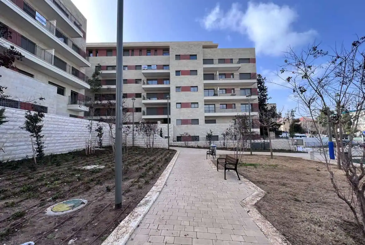 וולטר אבלס נוף ילדות 3 חדרים