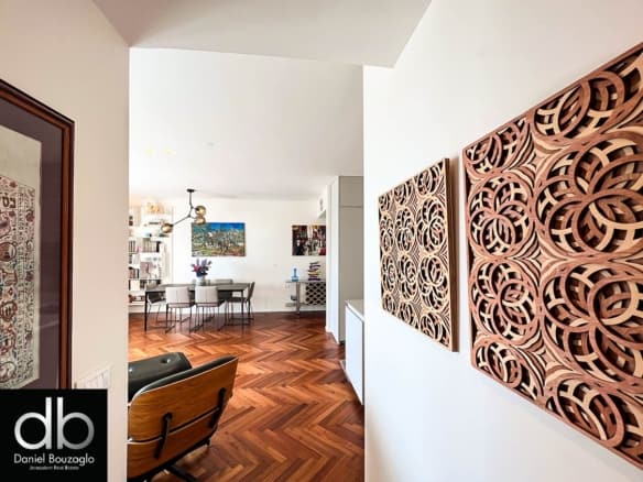 Monbaz.street.3br.Mini Penthouse
