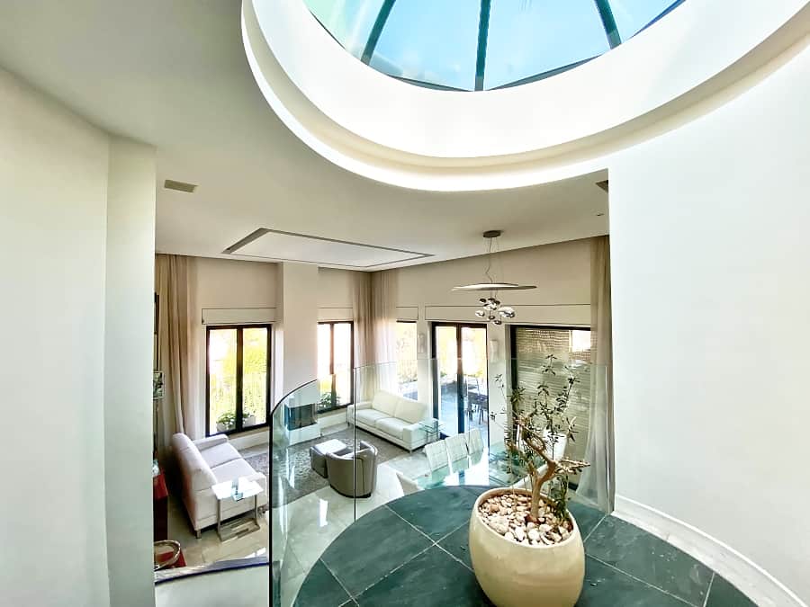 250 sqm PEnthouse for rent baka