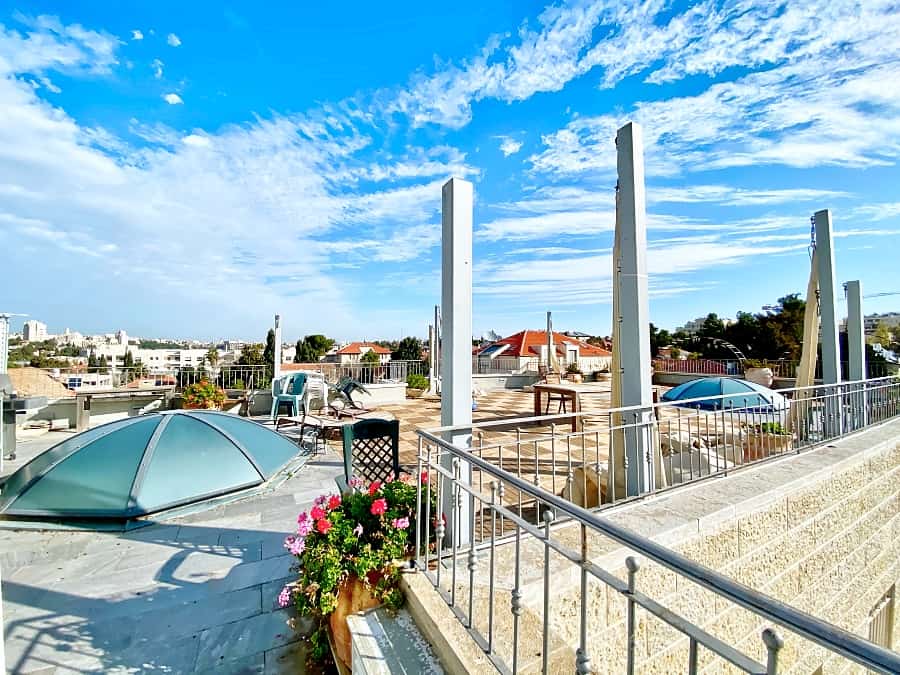 250 sqm PEnthouse for rent baka