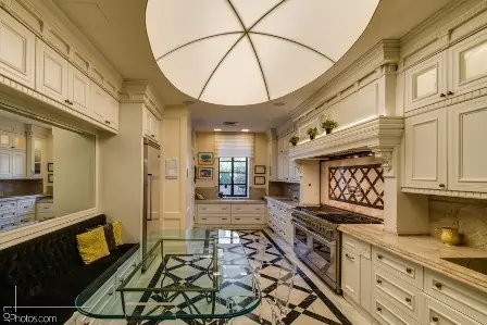 PRIVATE.HOUSE.RECHAVIA