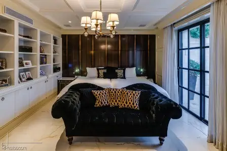 PRIVATE.HOUSE.RECHAVIA