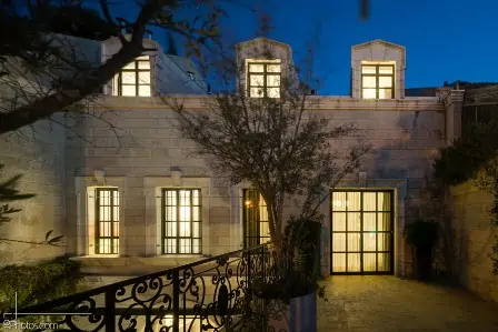 PRIVATE.HOUSE.RECHAVIA