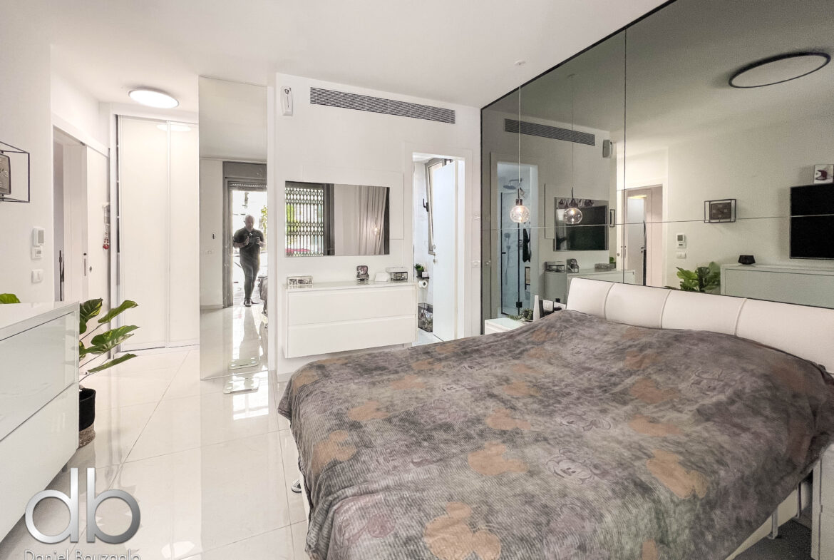 Hashofet Chaim Cohen Garden Apt-1 Hashofet Chaim Cohen Garden Apt for sale