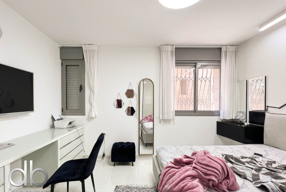 Hashofet Chaim Cohen Garden Apt-12 Hashofet Chaim Cohen Garden Apt for sale