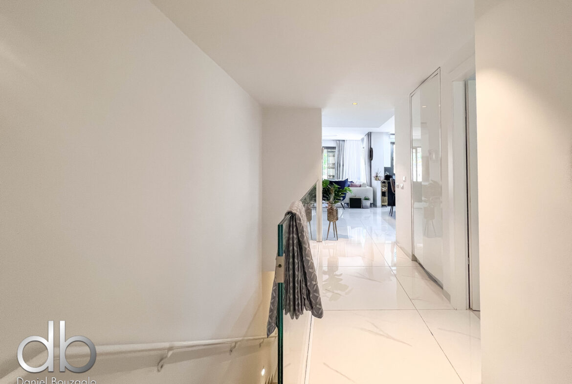 Hashofet Chaim Cohen Garden Apt-5 Hashofet Chaim Cohen Garden Apt for sale