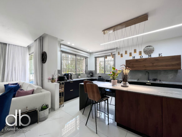 Hashofet Chaim Cohen Garden Apt for sale
